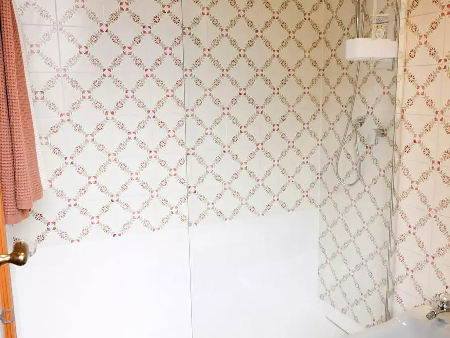 Immagine 10 di Appartamento in affitto  in Via San Petronio Vecchio a Bologna