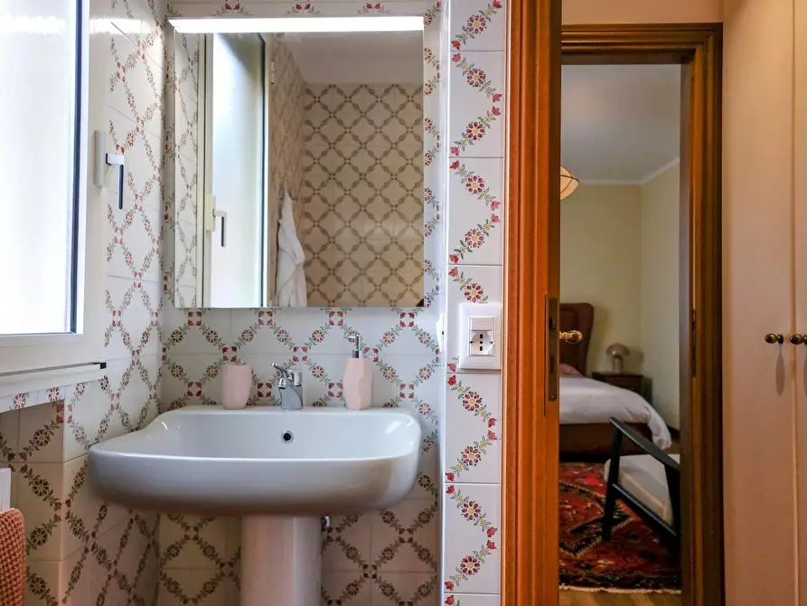 Immagine 8 di Appartamento in affitto  in Via San Petronio Vecchio a Bologna