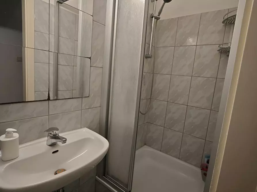Immagine 4 di Camera condivisa in affitto  in Kempgensweg a Düsseldorf