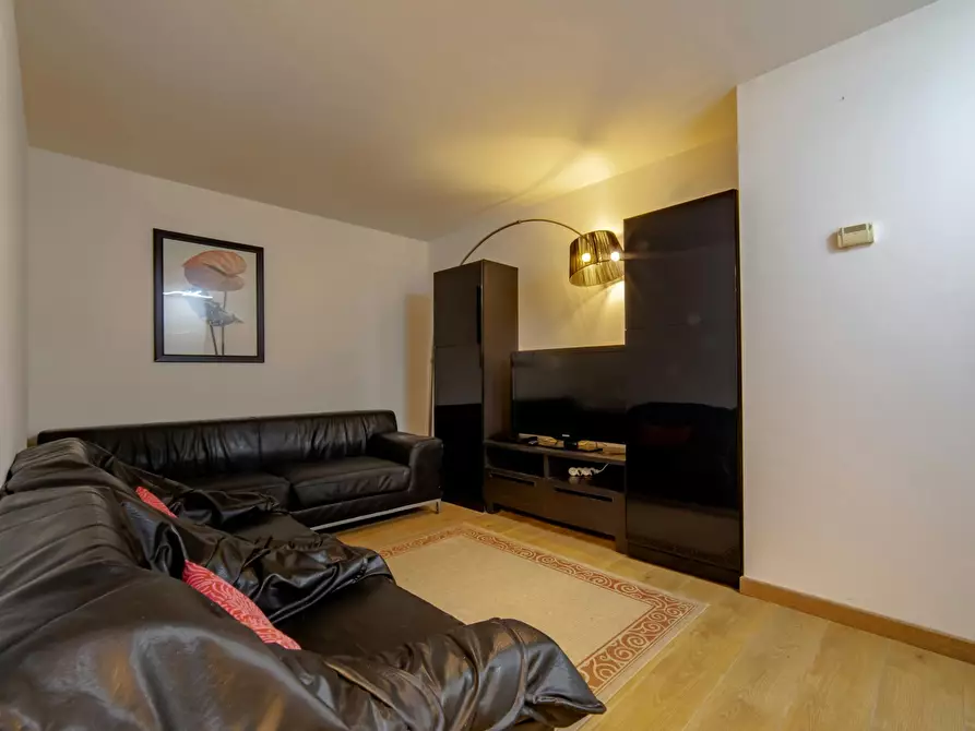 Immagine 4 di Appartamento in affitto  in Avenue de l'Arche a Courbevoie