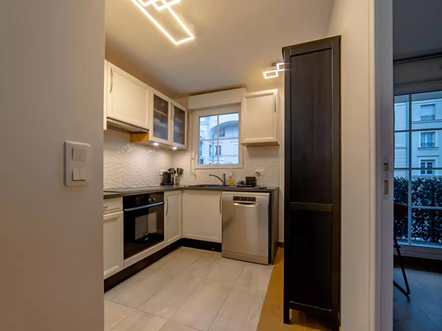 Immagine 5 di Appartamento in affitto  in Avenue de l'Arche a Courbevoie