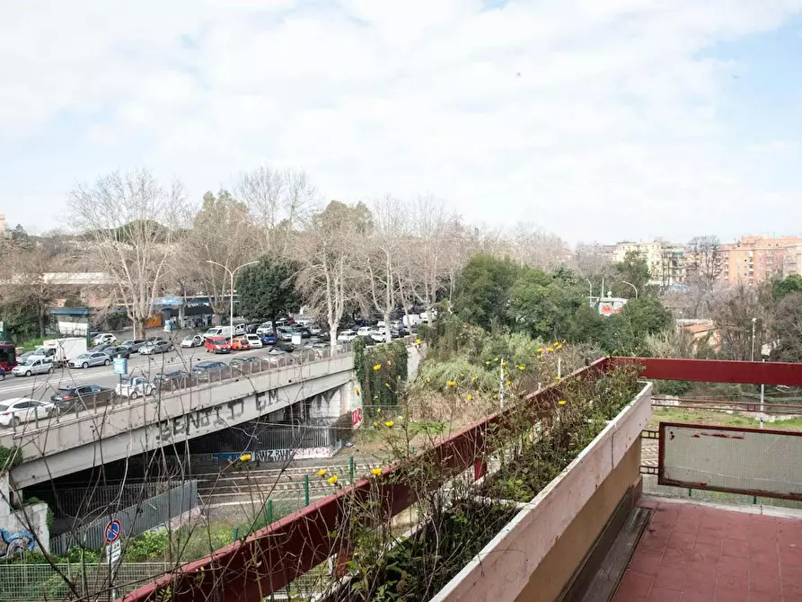 Immagine 5 di Camera in affitto  in Via Quirino Majorana a Roma