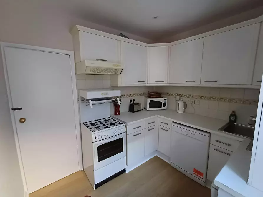 Immagine 9 di Appartamento in affitto  in Lawrence Street a Kensington