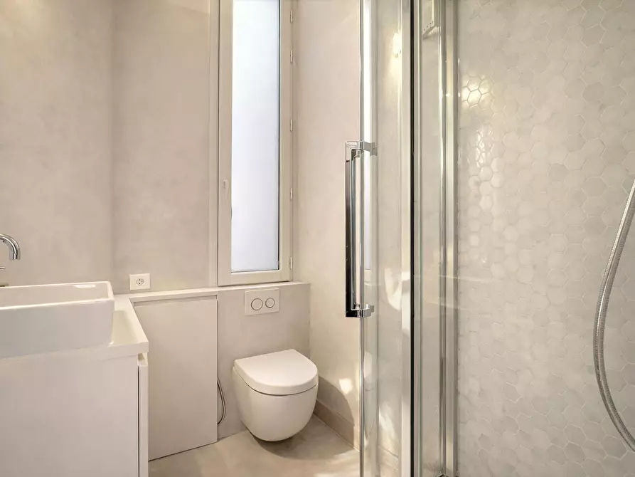 Immagine 10 di Appartamento in affitto  in Cité de Trévise a Paris