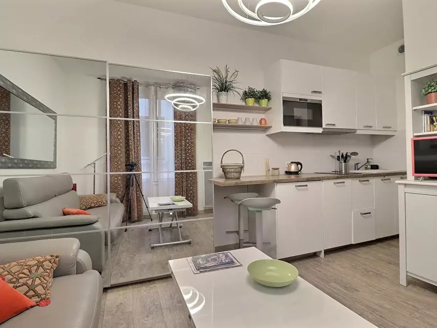 Immagine 4 di Appartamento in affitto  in Rue Mazarine a Paris 06