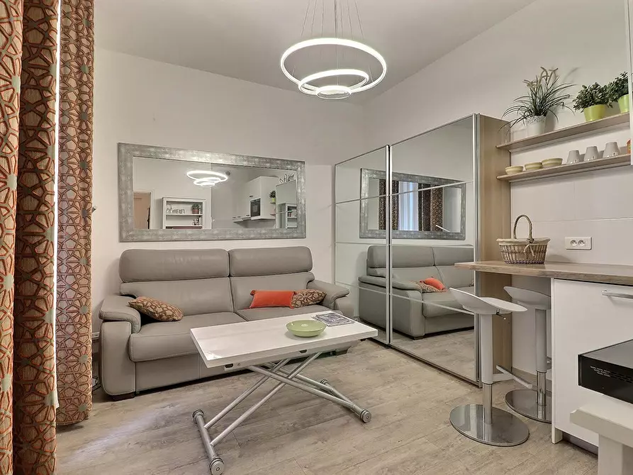 Immagine 1 di Appartamento in affitto  in Rue Mazarine a Paris 06