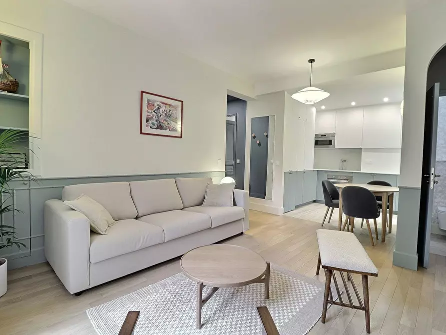 Immagine 3 di Appartamento in affitto  in Rue de Chaillot a Paris 16