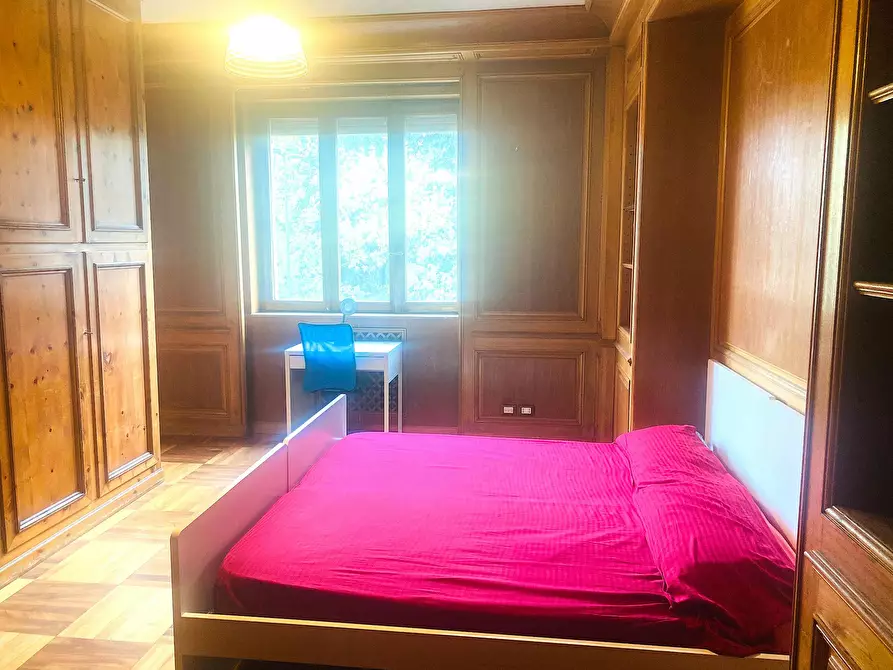 Immagine 3 di Camera in affitto  in Via Giovanni Segantini a Milano