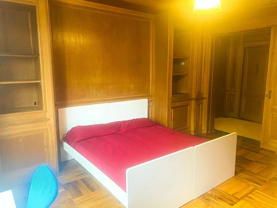 Immagine 2 di Camera in affitto  in Via Giovanni Segantini a Milano