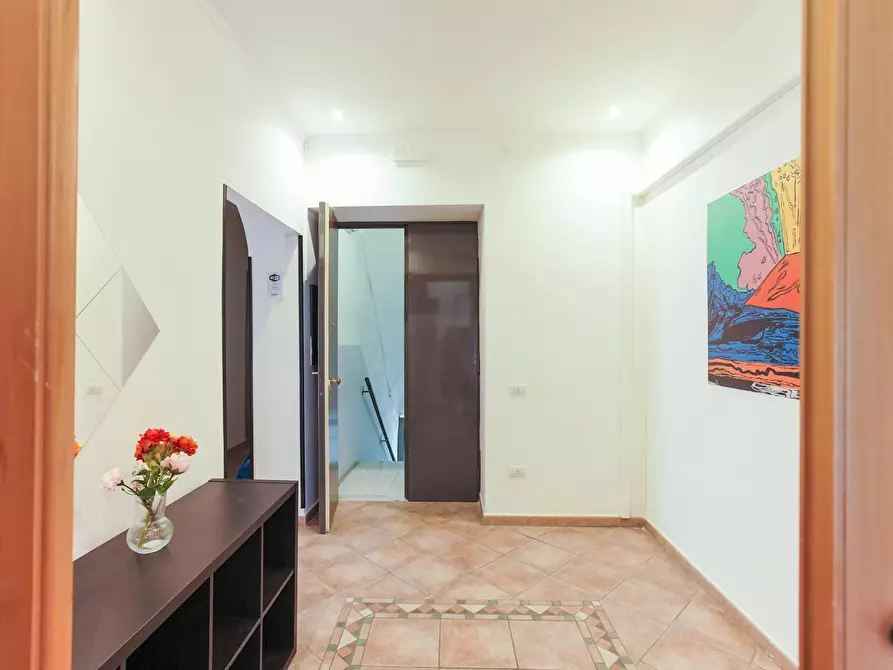 Immagine 7 di Camera in affitto  in Via Pignasecca a Napoli