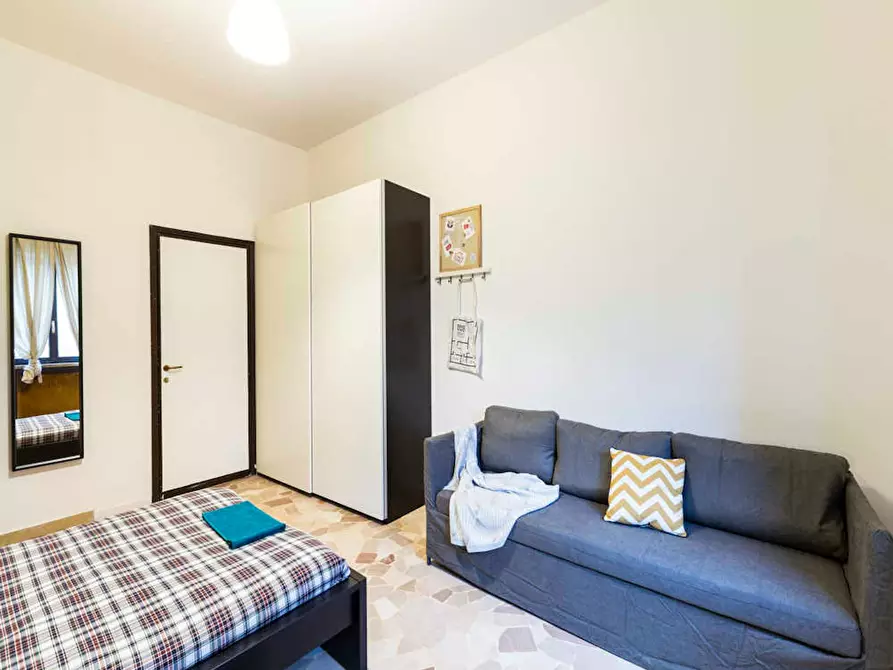 Immagine 7 di Camera in affitto  in Corso di Porta Romana a Milano