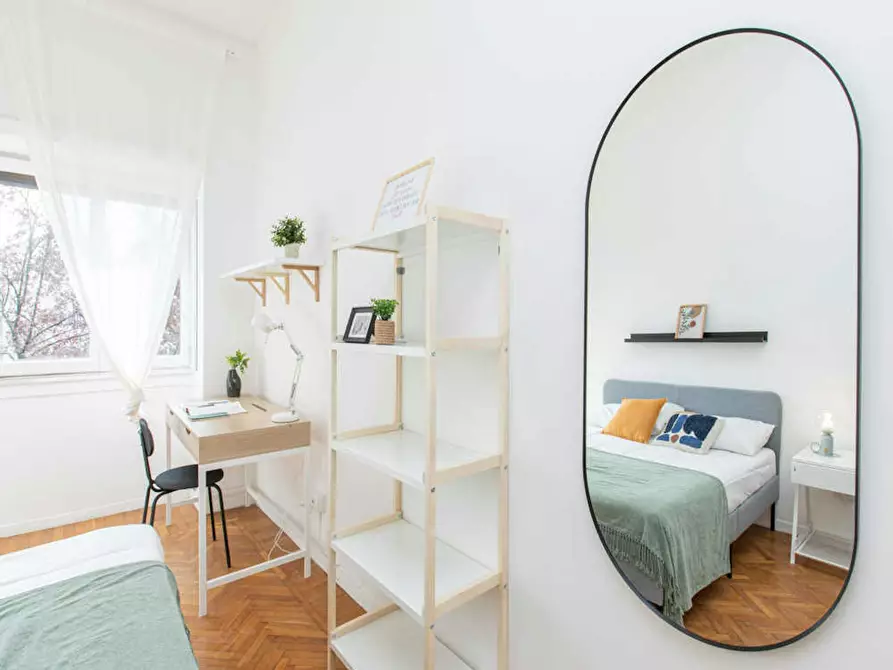 Immagine 8 di Camera in affitto  in Viale Coni Zugna a Milano