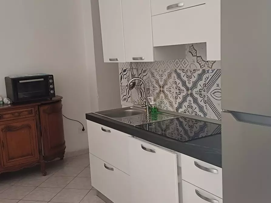 Immagine 9 di Camera in affitto  in Via Costituzione a Cagliari