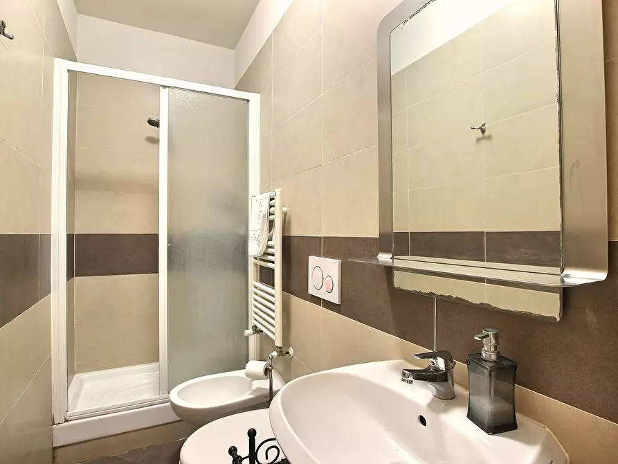 Immagine 10 di Camera in affitto  in Via Gioacchino Rossini a Firenze