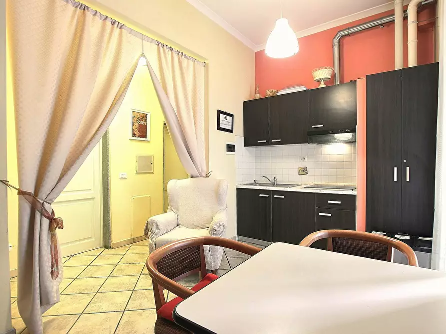 Immagine 5 di Camera in affitto  in Via Gioacchino Rossini a Firenze