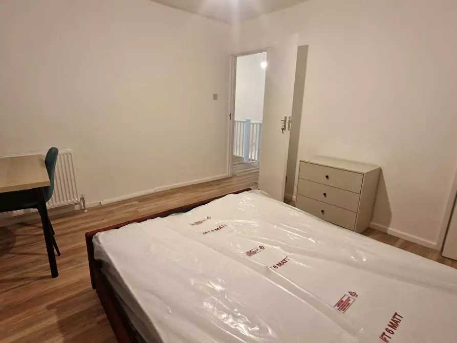 Immagine 2 di Camera in affitto  in Violet Avenue a Hillingdon
