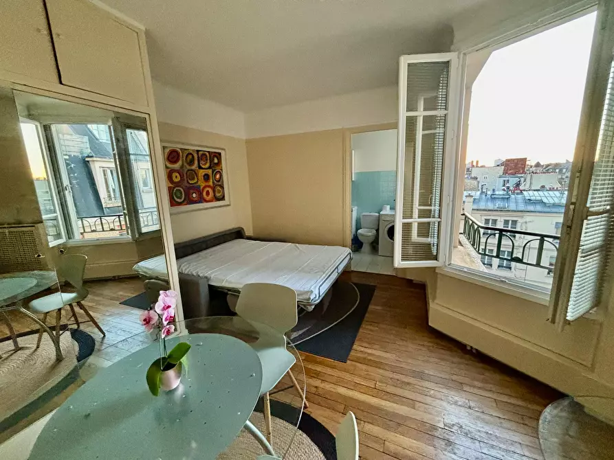 Immagine 1 di Appartamento in affitto  in Rue de Passy a Paris 16