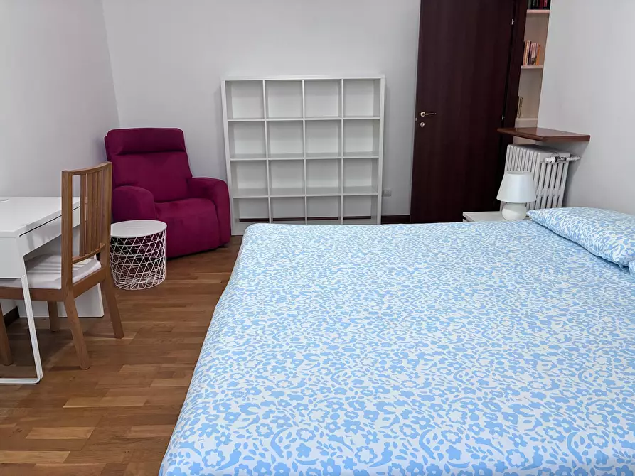 Immagine 2 di Camera in affitto  in Via Carlo Valvassori Peroni a Milano