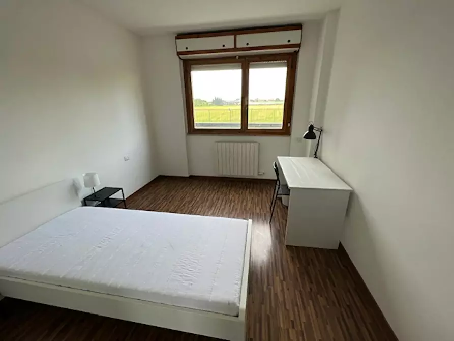 Immagine 5 di Camera in affitto  in Via Adamello a Vedano Al Lambro