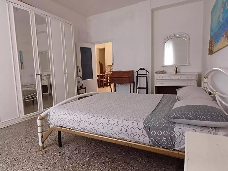 Immagine 4 di Camera in affitto  in Via Costituzione a Cagliari