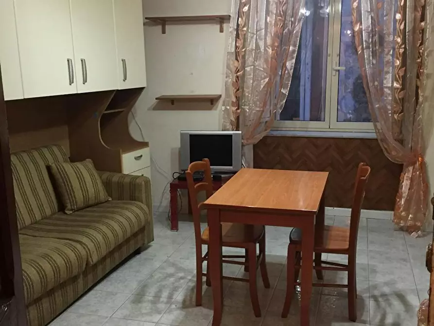 Immagine 1 di Appartamento in affitto  in Piazza Dante a Napoli
