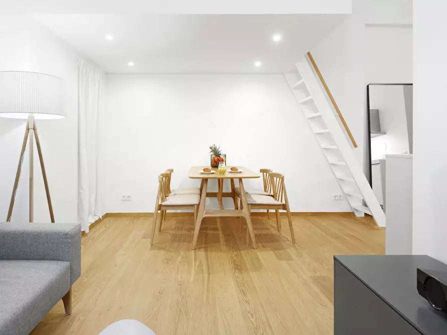 Immagine 6 di Appartamento in affitto  in Mommsenstraße a Berlin