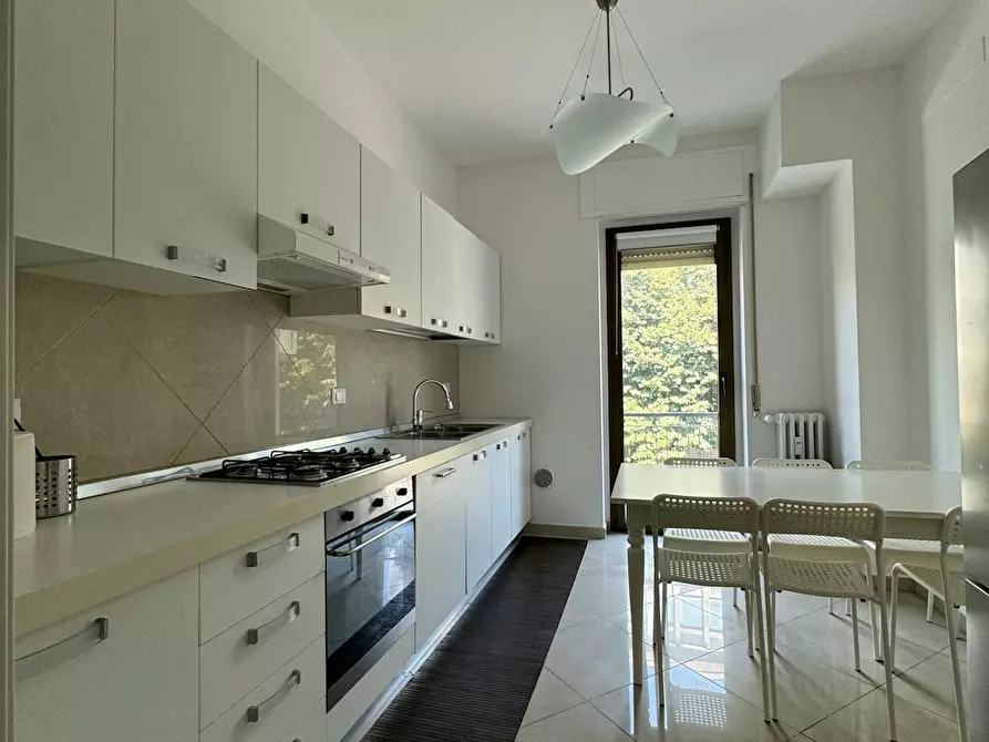 Immagine 8 di Camera in affitto  in Lungadige Capuleti a Verona