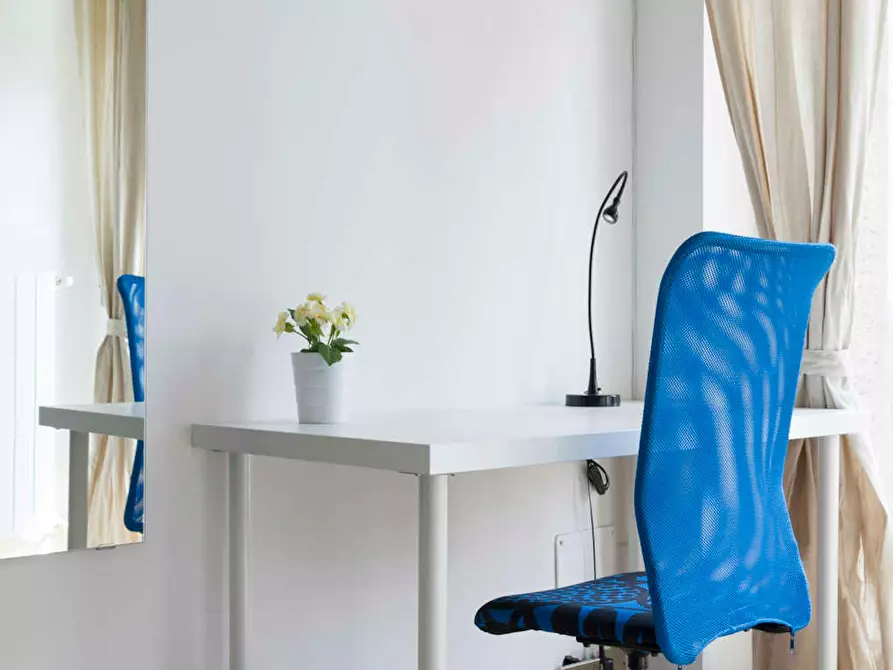 Immagine 6 di Camera in affitto  in Viale Coni Zugna a Milano