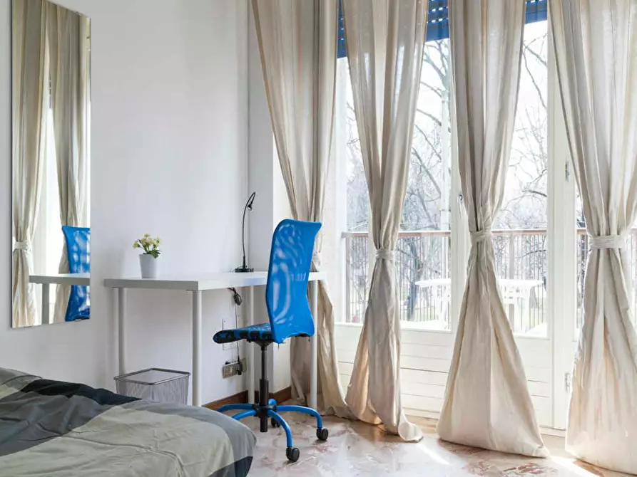 Immagine 4 di Camera in affitto  in Viale Coni Zugna a Milano