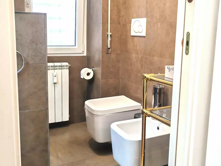 Immagine 6 di Appartamento in affitto  in Viale della Serenissima a Roma