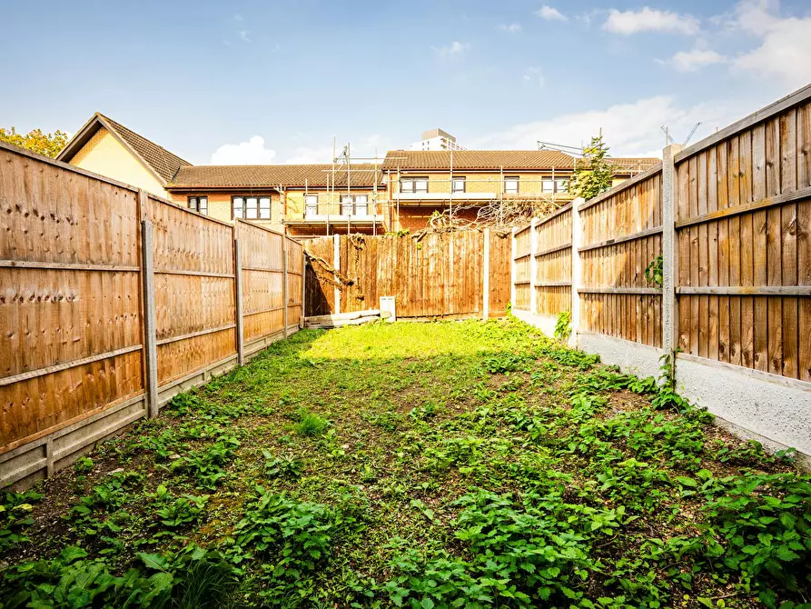 Immagine 3 di Casa indipendente in affitto  in Purdy Street a Poplar