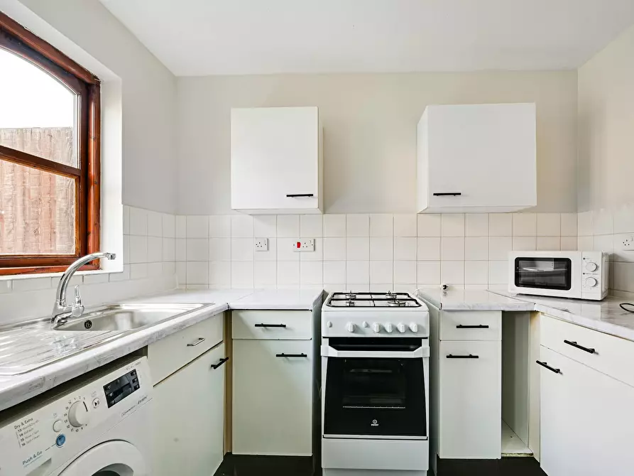 Immagine 10 di Casa indipendente in affitto  in Purdy Street a Poplar