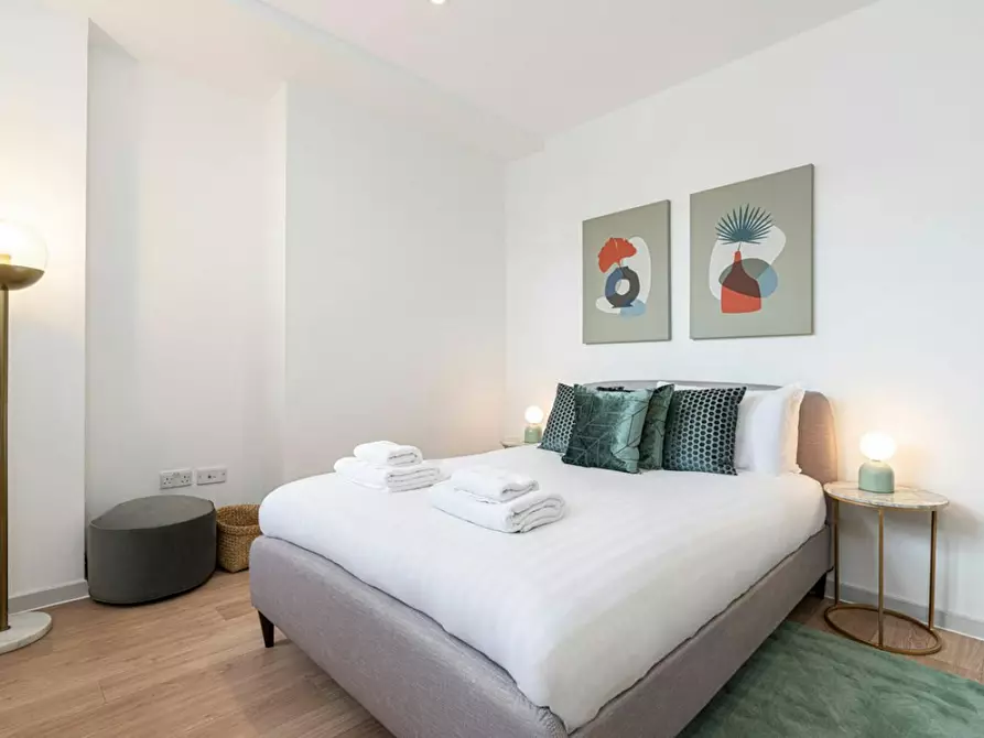 Immagine 9 di Appartamento in affitto  in Irving Street a Camden Town