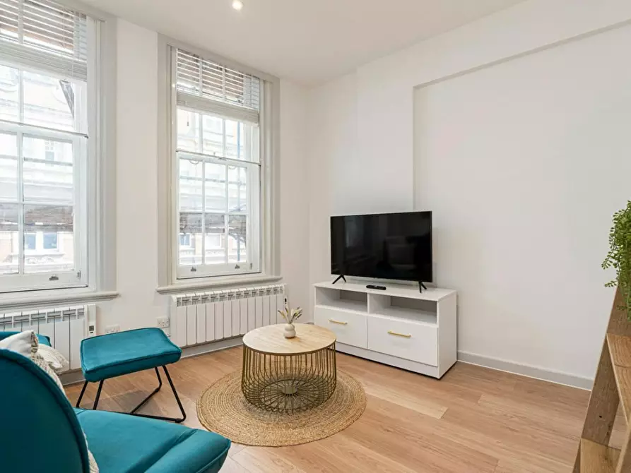 Immagine 7 di Appartamento in affitto  in Irving Street a Camden Town