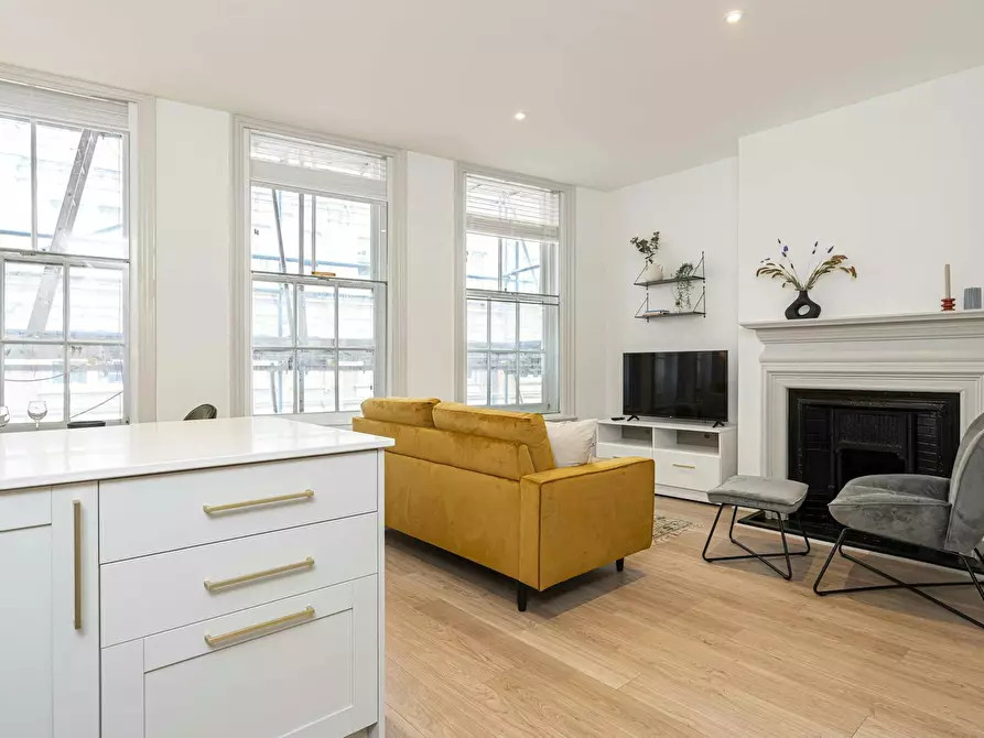 Immagine 8 di Appartamento in affitto  in Irving Street a Camden Town