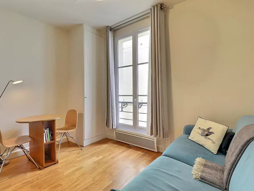 Immagine 4 di Appartamento in affitto  in Rue de Sévigné a Paris