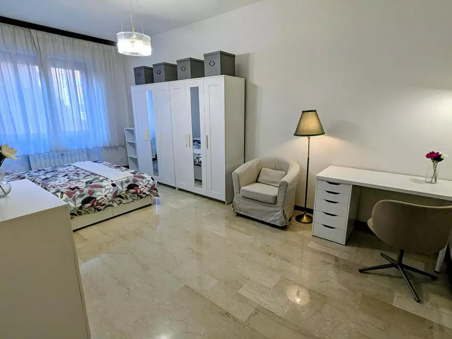 Immagine 8 di Camera in affitto  in Via Mar Nero a Milano