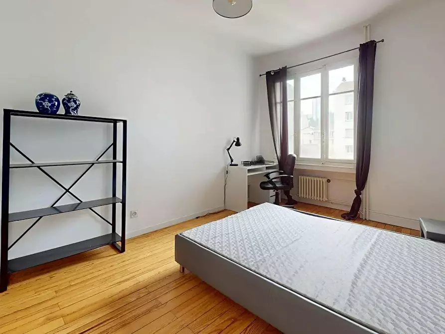 Immagine 5 di Appartamento in affitto  in Rue du Onze Novembre a Saint-Étienne