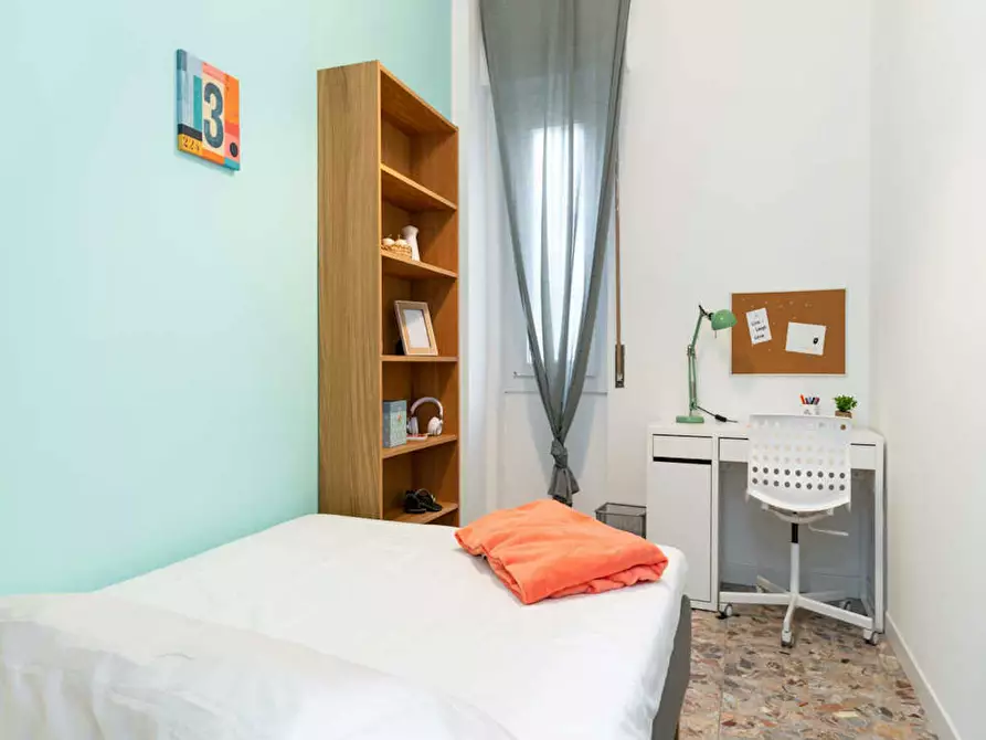 Immagine 2 di Camera in affitto  in Via Ferrante Aporti a Milano