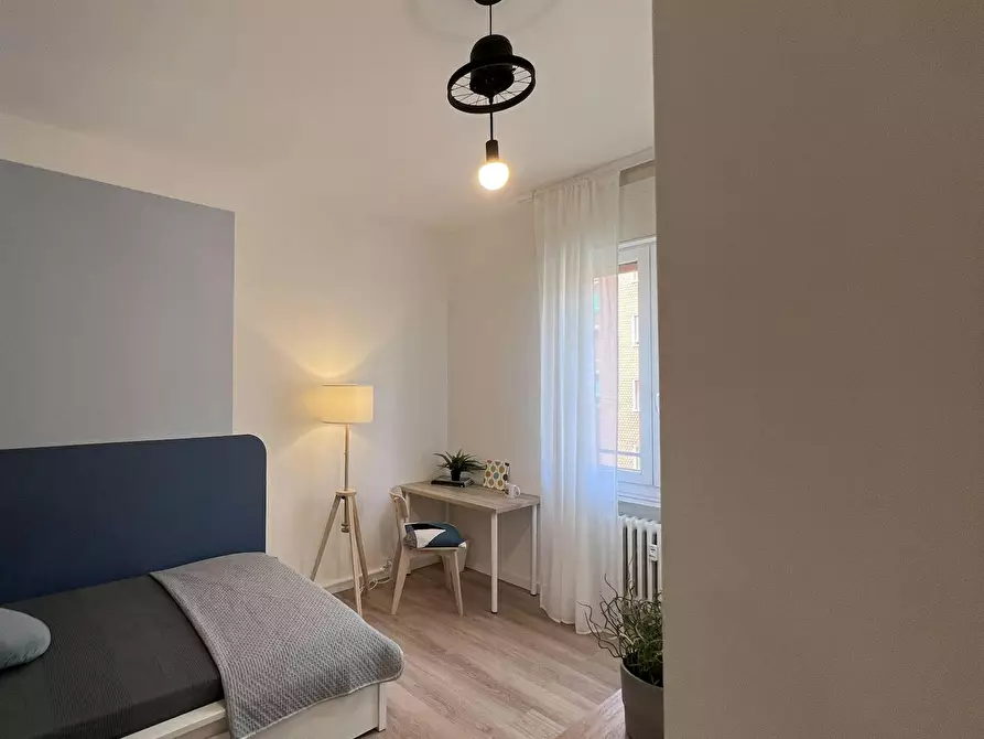 Immagine 2 di Camera in affitto  in Via Leandro Alberti a Bologna