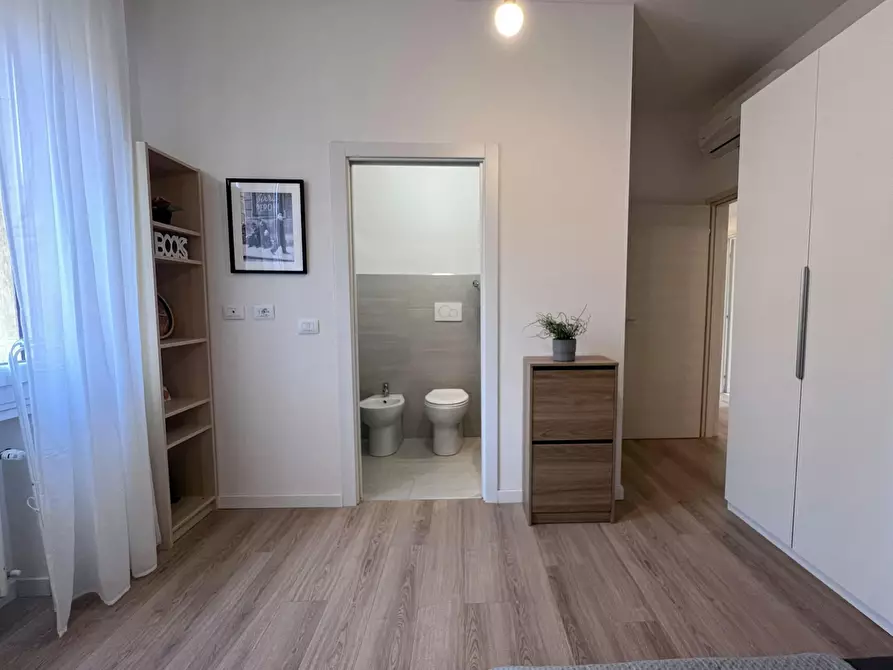 Immagine 3 di Camera in affitto  in Via Leandro Alberti a Bologna