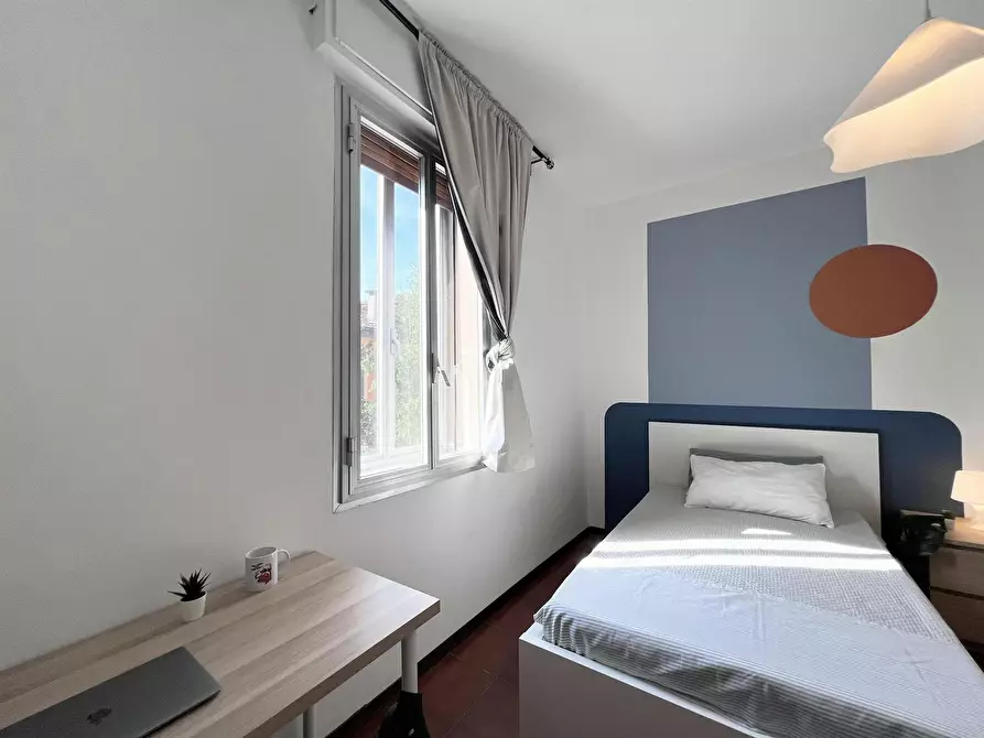 Immagine 8 di Camera in affitto  in Via Severino Ferrari a Bologna