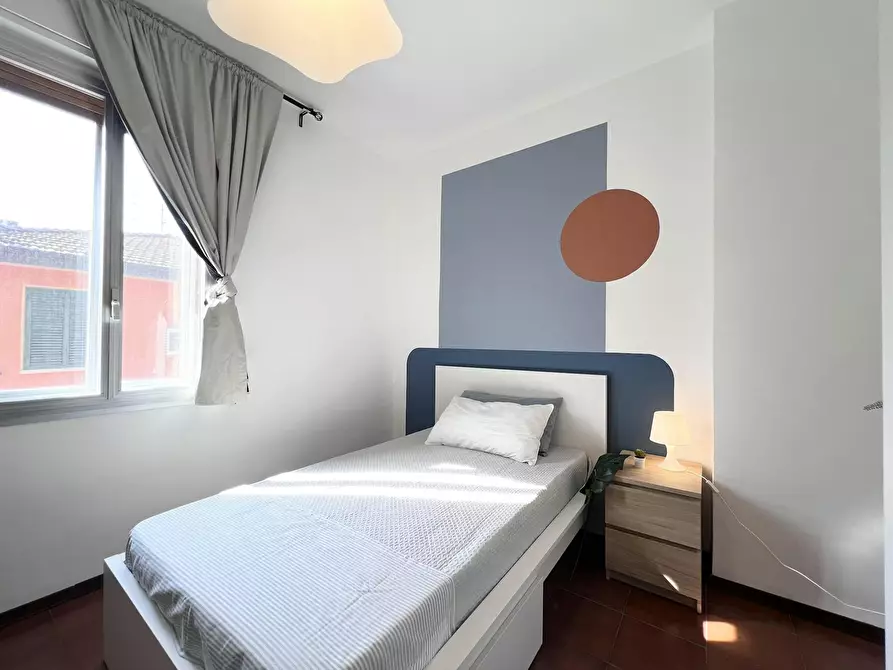 Immagine 10 di Camera in affitto  in Via Severino Ferrari a Bologna