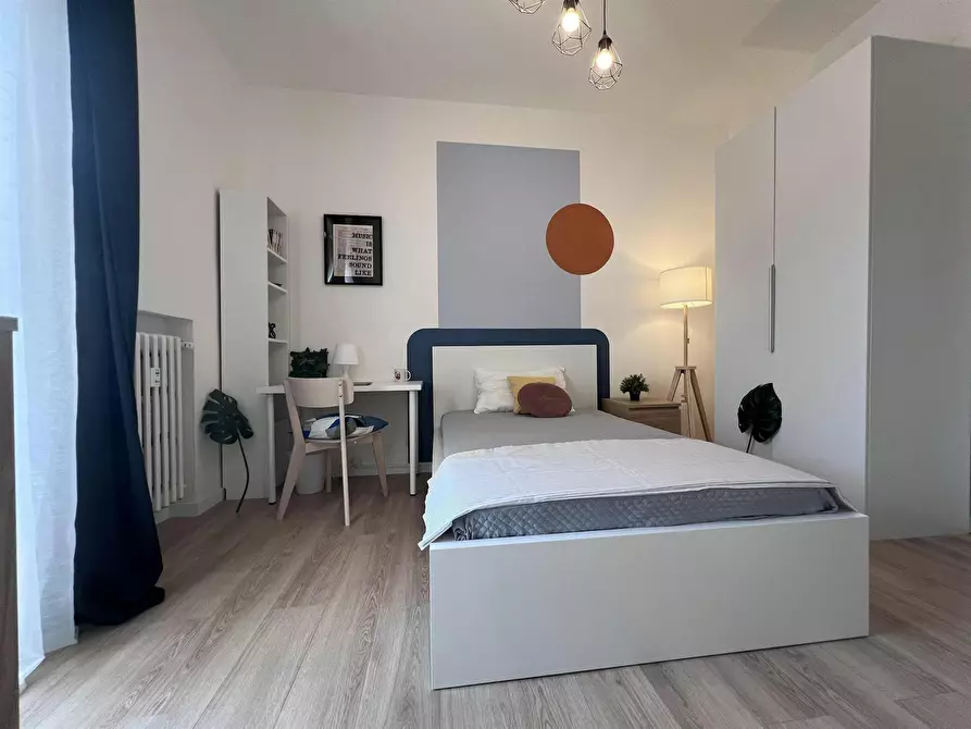 Immagine 9 di Camera in affitto  in Via Leandro Alberti a Bologna