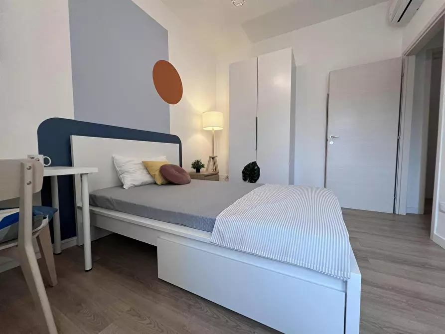 Immagine 7 di Camera in affitto  in Via Leandro Alberti a Bologna