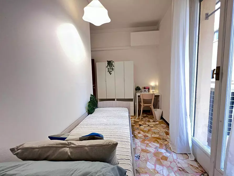 Immagine 10 di Camera in affitto  in Via Santa Maria Maggiore a Bologna