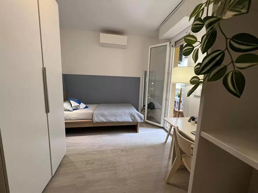 Immagine 10 di Camera in affitto  in Via Genova a Bologna