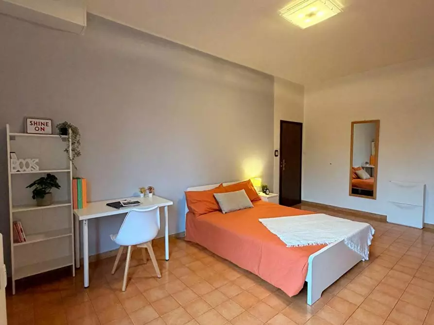 Immagine 4 di Camera in affitto  in Via della Torretta a Bologna