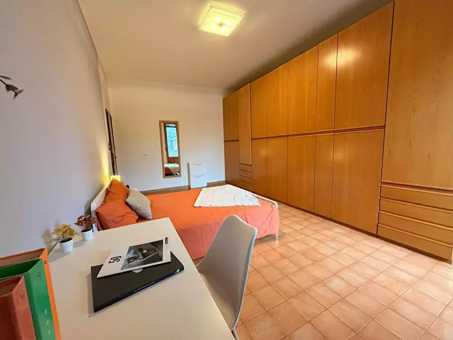 Immagine 6 di Camera in affitto  in Via della Torretta a Bologna