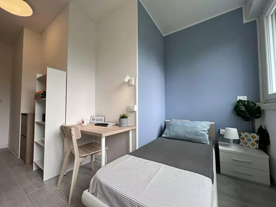 Immagine 6 di Camera in affitto  in Via Genova a Bologna